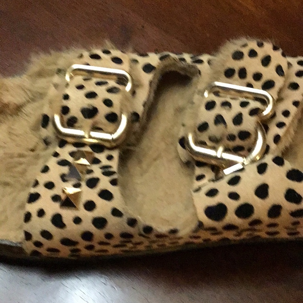 Sandals Qupid Size9 Leopard Print - image 2